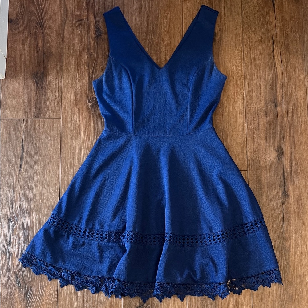 Sleeveless V-Neck Navy Blue Fit & Flare Dress